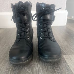 Ugg waterproof boots 5.5